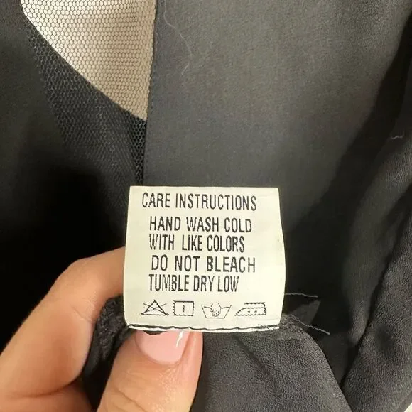 Tobi Women's Illusion Mesh Neckline Sleeveless Tank Top Black Size Small - Picture 6 of 6